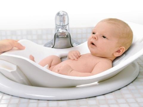 माता-पिता को बच्चा की पहली स्नान की तैयारी करते समय क्या जानना चाहिए?